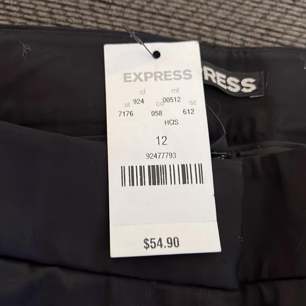 Express Black Capris - Picture 5 of 5